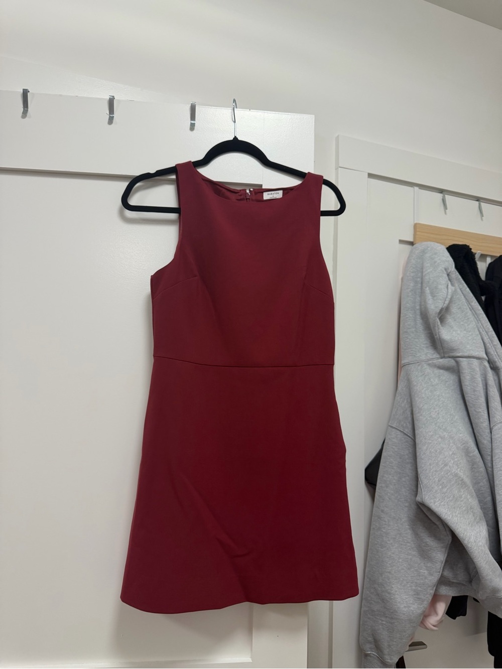 Aritzia Women's Sleeveless Burgundy Dress
